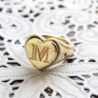 THE LETTERSSIGNET RING HEART GOTHIC  hummer brass