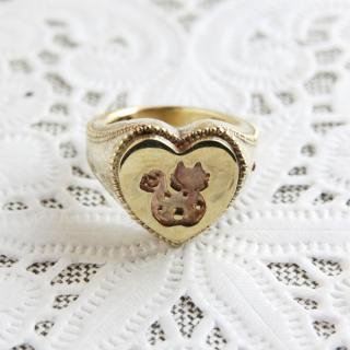 THE LETTERSSIGNET RING HEART CAT  hummer brass