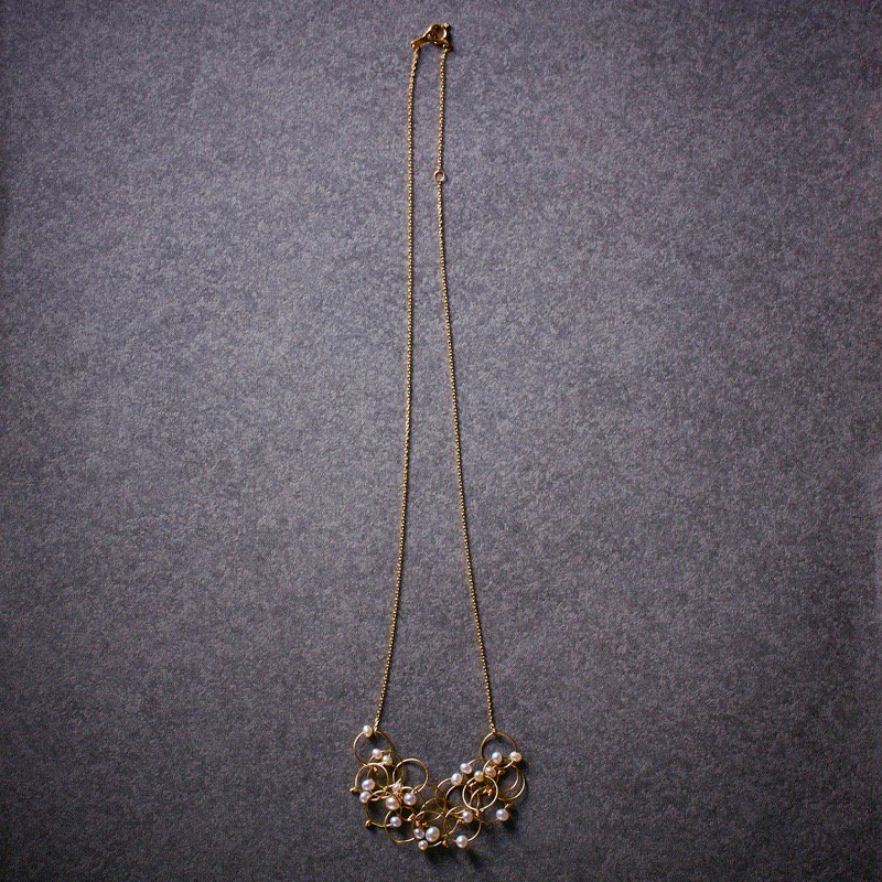 petal necklace