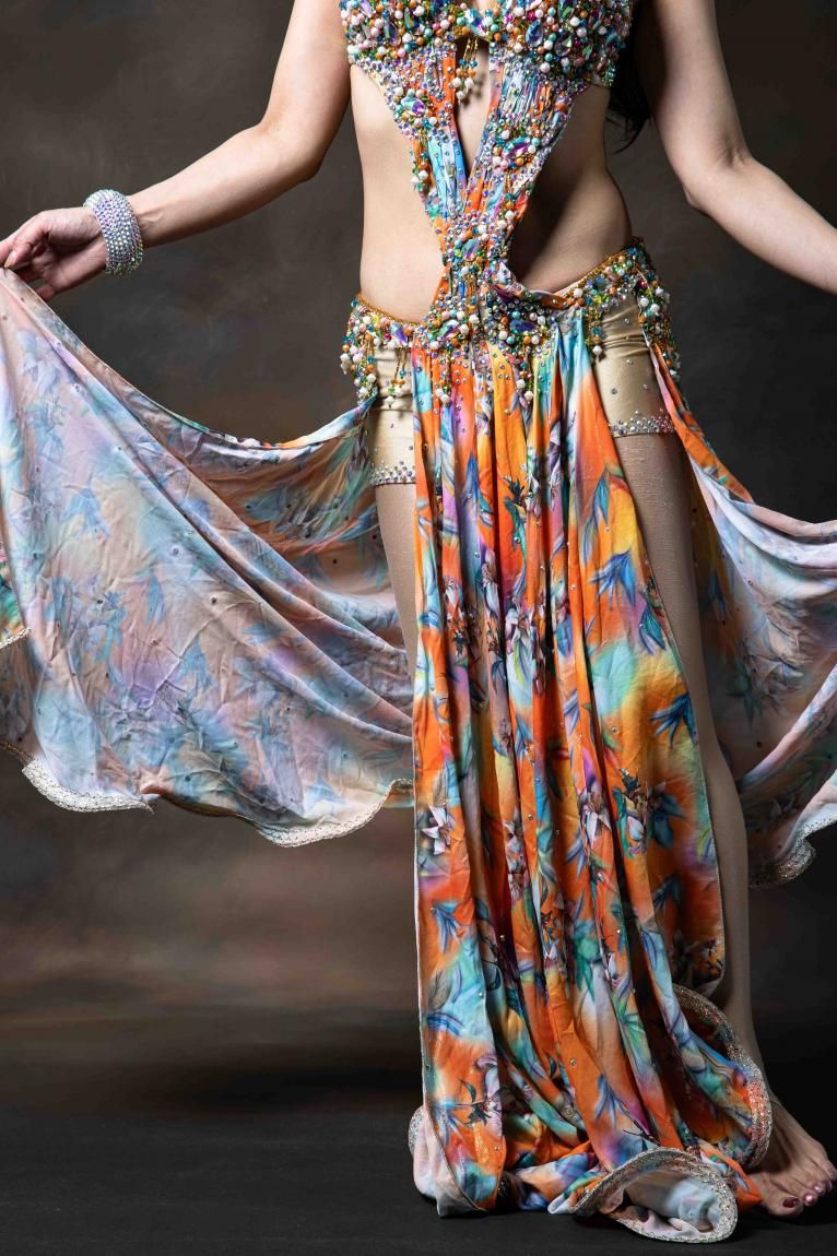 【新品未使用】 ベリーダンス衣装 Yasser(エジプト製) オリエンタル衣装 ベリーダンス衣装 Yasser ゴールド オリエンタル衣装 Designed