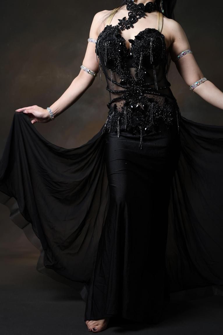 【エジプト製 ベリーダンス用オリエンタル衣装】ブラック×深いブルー Queen エジプト製 ベリーダンス衣装 ターキッシュスタイル ゴールド