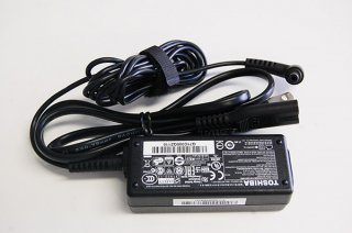 中古美品 東芝 dynabook S73 シリーズ用 AC電源アダプター（超小型）19V-2.37A AC210107-23