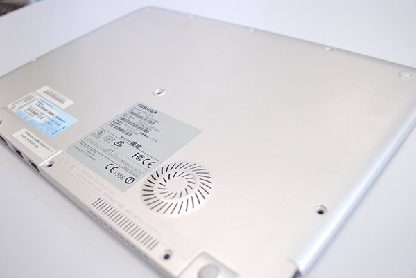 中古 東芝 dynabook R632/28FK シリーズ 裏カバー シャンパンゴールド No.0608