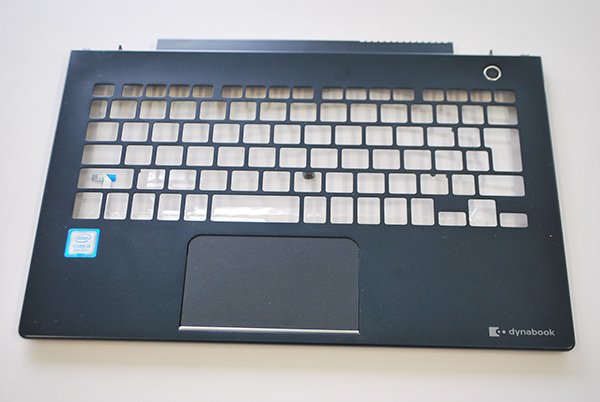 中古美品 dynabook G83/M シリーズ キーボードパームレスト（キーボード無し）No.210612-10