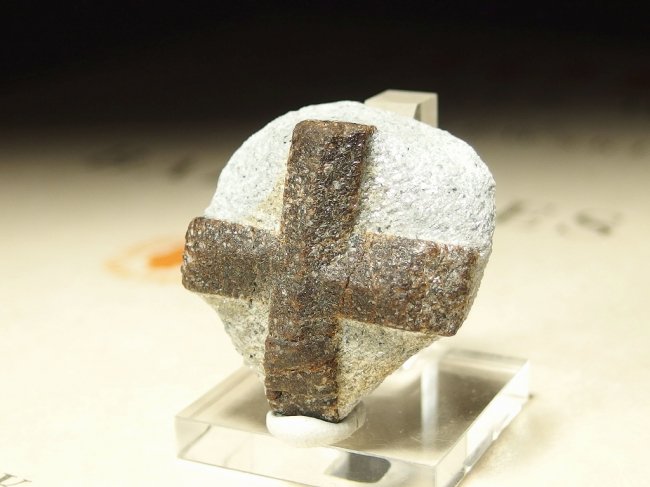 ロシア産スタウロライト（十字石） ② - 天然石ショップ ツインハート