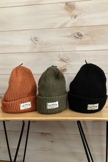 <img class='new_mark_img1' src='https://img.shop-pro.jp/img/new/icons14.gif' style='border:none;display:inline;margin:0px;padding:0px;width:auto;' />SEAGER THE SERVICE BEANIE シーガー ビーニー 