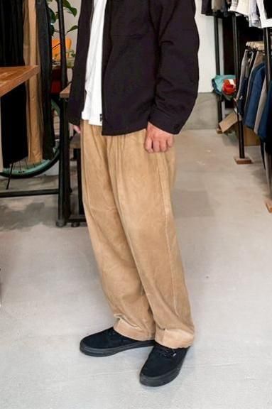 Audience 14Wコーデュロイ | 2タックワイドパンツ - 湘南／茅ヶ崎