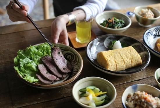 瀬戸本業窯(せとほんぎょうがま) 馬の目皿 7.5寸 茶（直径約22cm