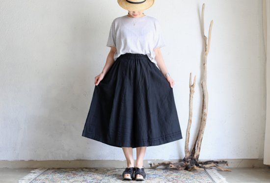 tamaki niime 玉木新雌 basic wear wide pants short black