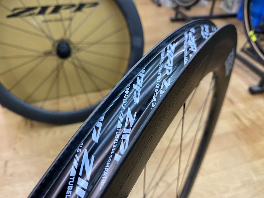 ZIPP(ジップ) 404 Firecrest Tubeless Disc - CSカンザキ阪急千里山店