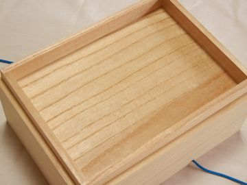桐箱のメモリアルボックス