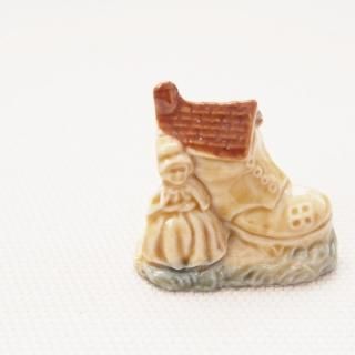 WADE Whimsies Old Woman Who Lived in a Shoe ե奢NURSERY RHYMES SERIES 1970's