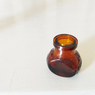 英国アンティーク「Bovril（ボヴリル）ガラスボトル・Sサイズ 6d」1892-1912 アンバーガラス 琥珀色