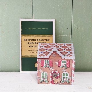 英国Dana Kubick 「Small Gingerbread House Tin」ジンジャーブレッドお家缶（Sサイズ）