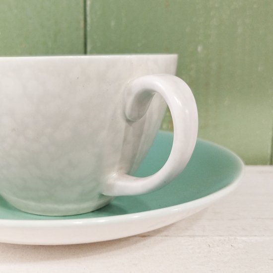 Poole Pottery 「 Twintone Cup & Saucer / Ice Green × Seagull」プールポタリー 淡い水色  カップ&ソーサー - イギリス雑貨COTSWOLDS