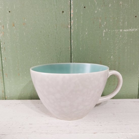 Poole Pottery 「 Twintone Cup & Saucer / Ice Green × Seagull」プールポタリー 淡い水色  カップ&ソーサー - イギリス雑貨COTSWOLDS