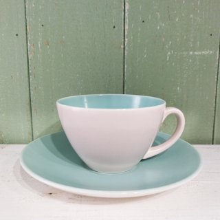 <img class='new_mark_img1' src='https://img.shop-pro.jp/img/new/icons12.gif' style='border:none;display:inline;margin:0px;padding:0px;width:auto;' />Poole Pottery 「 Twintone Cup & Saucer / Ice Green × Mushroom」プールポタリー 淡い水色 カップ&ソーサー