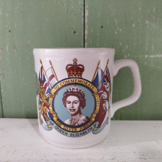 Prince William Pottery「エリザベス女王Silver Jubileeマグカップ」 1977年シルバージュビリー コロネーション -  イギリス雑貨COTSWOLDS