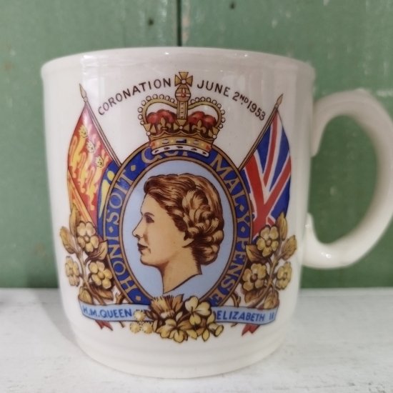 エリザベス女王戴冠記念マグカップ」1953年 コロネーション British