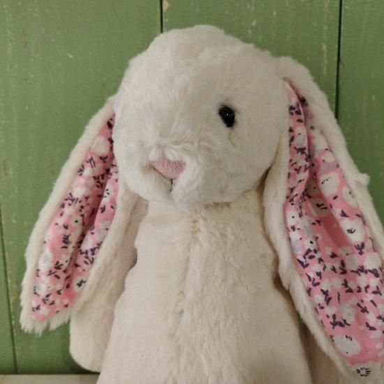 Jellycat「Blossom Cherry Bunny (M)」（ブロッサムチェリーバニー・Mサイズ）白地にチェリーの花柄 ジェリーキャット -  イギリス雑貨COTSWOLDS