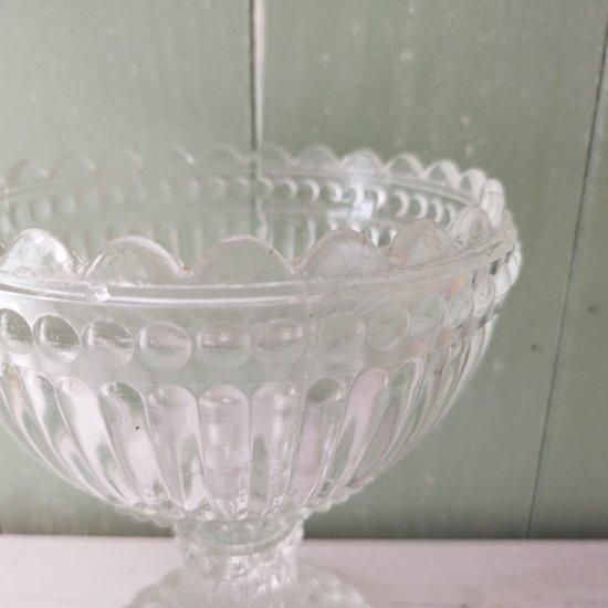 セール 一番安い 英国ヴィンテージ 「ガラス製キャンディボウル・直径約12cm 工芸品