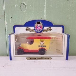 OXFORD DIE-CAST社ミニカー「CHRISTMAS 1999（シリアルナンバー