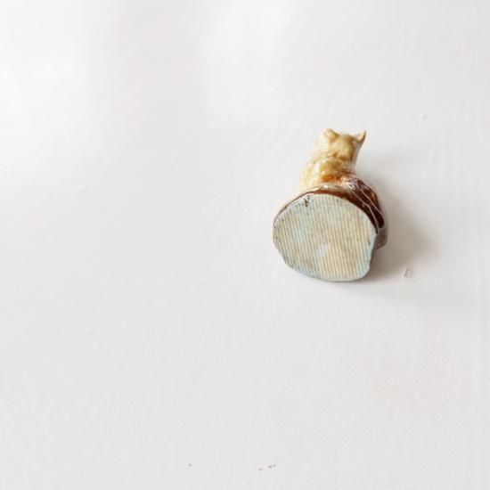 WADE 「Whimsies ・Sitting Cat (おすわりネコ)・陶器フィギュア