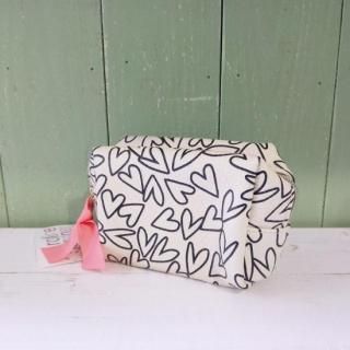 <img class='new_mark_img1' src='https://img.shop-pro.jp/img/new/icons12.gif' style='border:none;display:inline;margin:0px;padding:0px;width:auto;' />ڴָ12/31ޤǡcaroline gardner MONO HEARTS MINI CUBE COSMETIC BAGױѹ񥭥饤󥬡ɥʡ ݡ