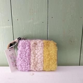 <img class='new_mark_img1' src='https://img.shop-pro.jp/img/new/icons12.gif' style='border:none;display:inline;margin:0px;padding:0px;width:auto;' />ڴָ12/31ޤǡcaroline gardner MULTI STRIPE BORG CORNER PURSEױѹ񥭥饤󥬡ɥʡ ߥ˥ѡ