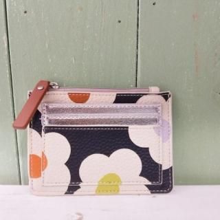 <img class='new_mark_img1' src='https://img.shop-pro.jp/img/new/icons12.gif' style='border:none;display:inline;margin:0px;padding:0px;width:auto;' />ڴָ12/31ޤǡcaroline gardner MULTI FLOWER CHARCOAL SHORT PATCH PURSEױѹ񥭥饤󥬡ɥʡ