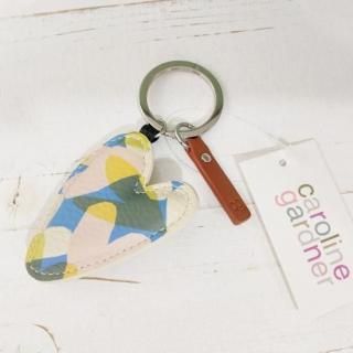 <img class='new_mark_img1' src='https://img.shop-pro.jp/img/new/icons12.gif' style='border:none;display:inline;margin:0px;padding:0px;width:auto;' />ڴָ12/31ޤǡcaroline gardner CONFETTI HEARTS PRINTED HEART KEYRING ѹ񥭥饤󥬡ɥʡ 