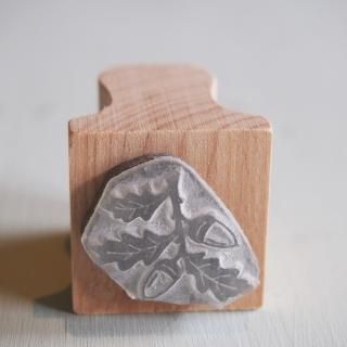 The English Stamp Company oak leaves ץ