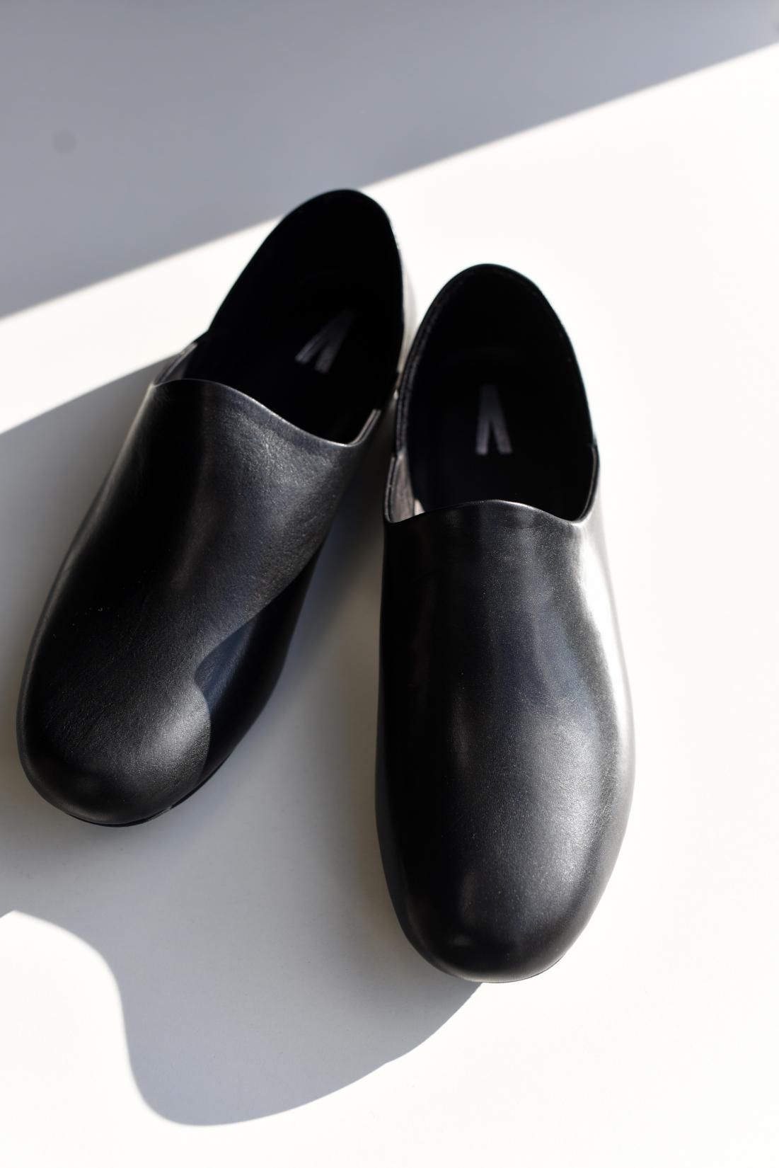 AUTTAA ルームシューズ OVIE STUDIO Limited Black-