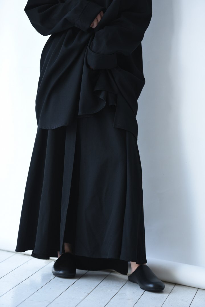 AUTTAA ルームシューズ OVIE STUDIO Limited Black - BISHOOL,Edwina Horl,My Beautiful  Landlet,YANTOR等取扱い OVIE STUDIO の通販サイト