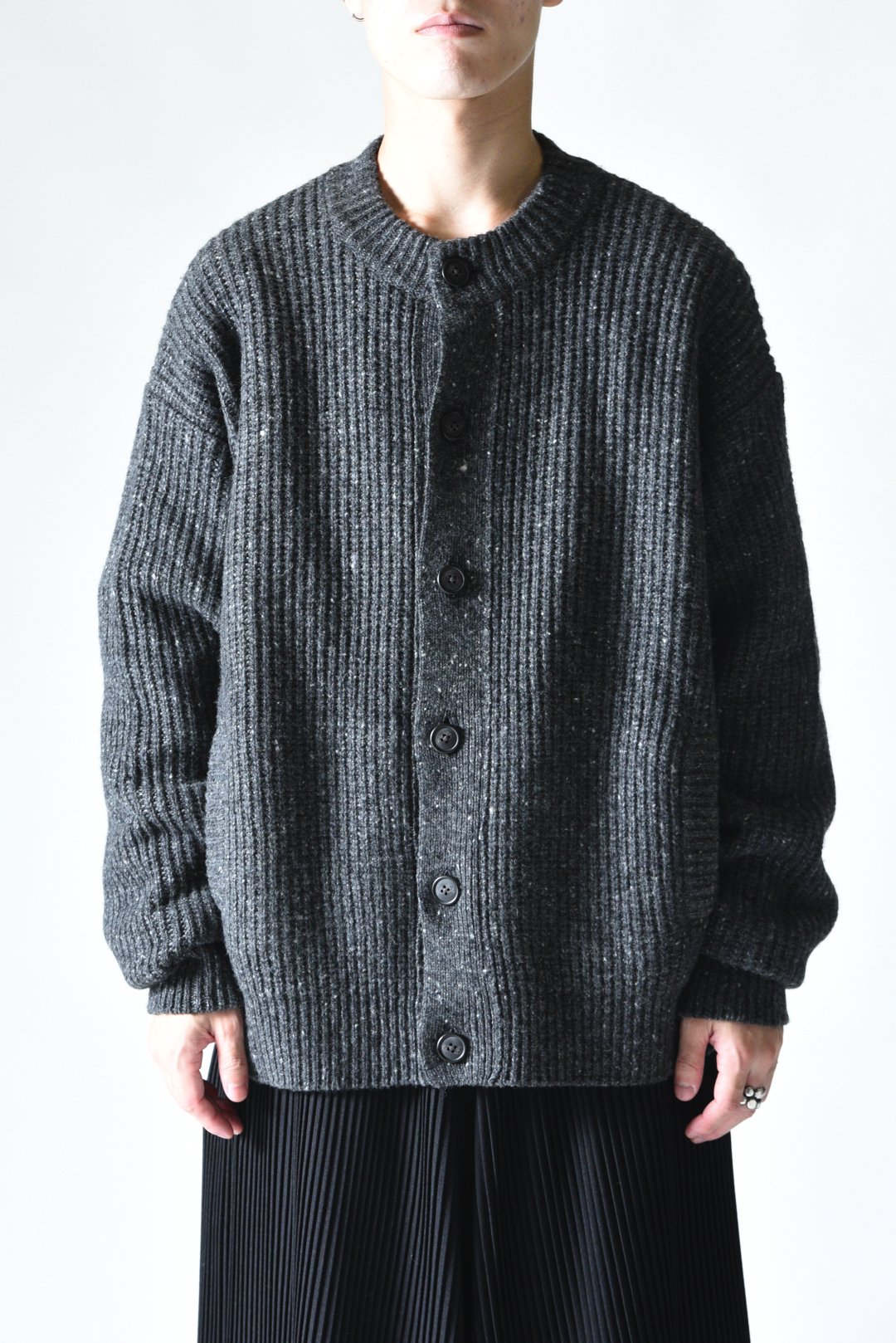 crepuscule Low Gauge Crewneck Cardigan Charcoal Gray