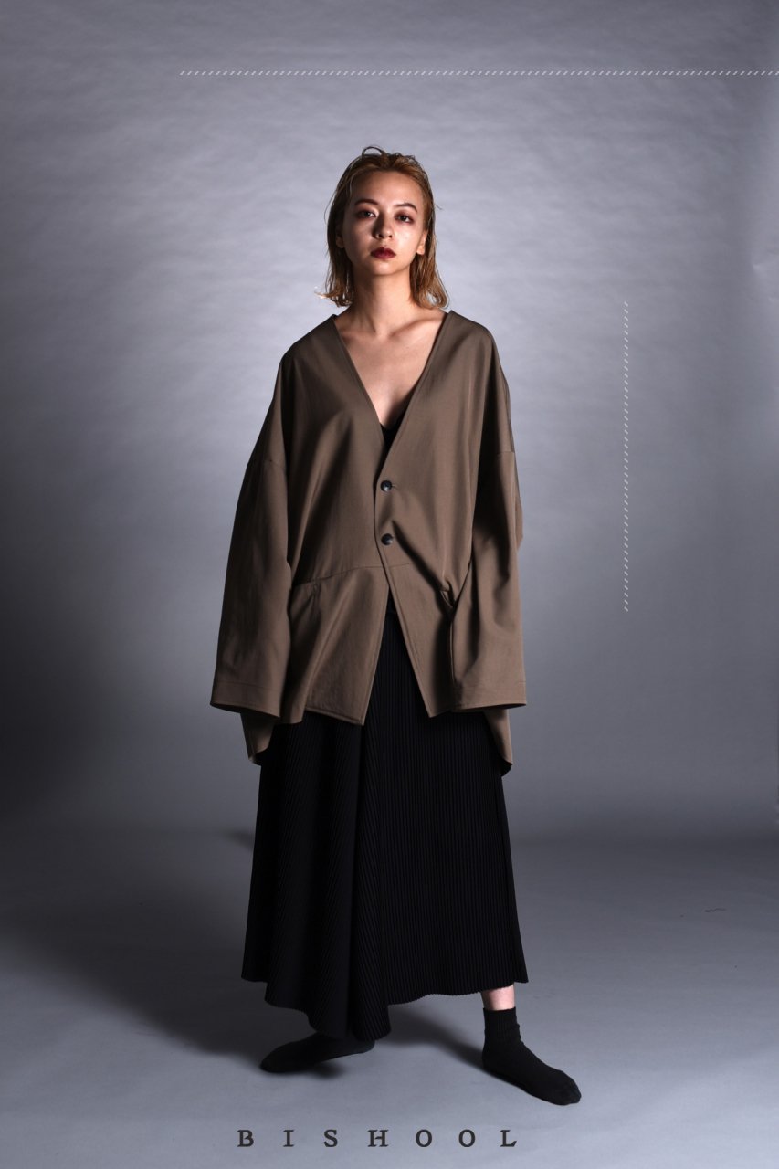 BISHOOL wool gabardine wide jacket | universodospeixes.com.br