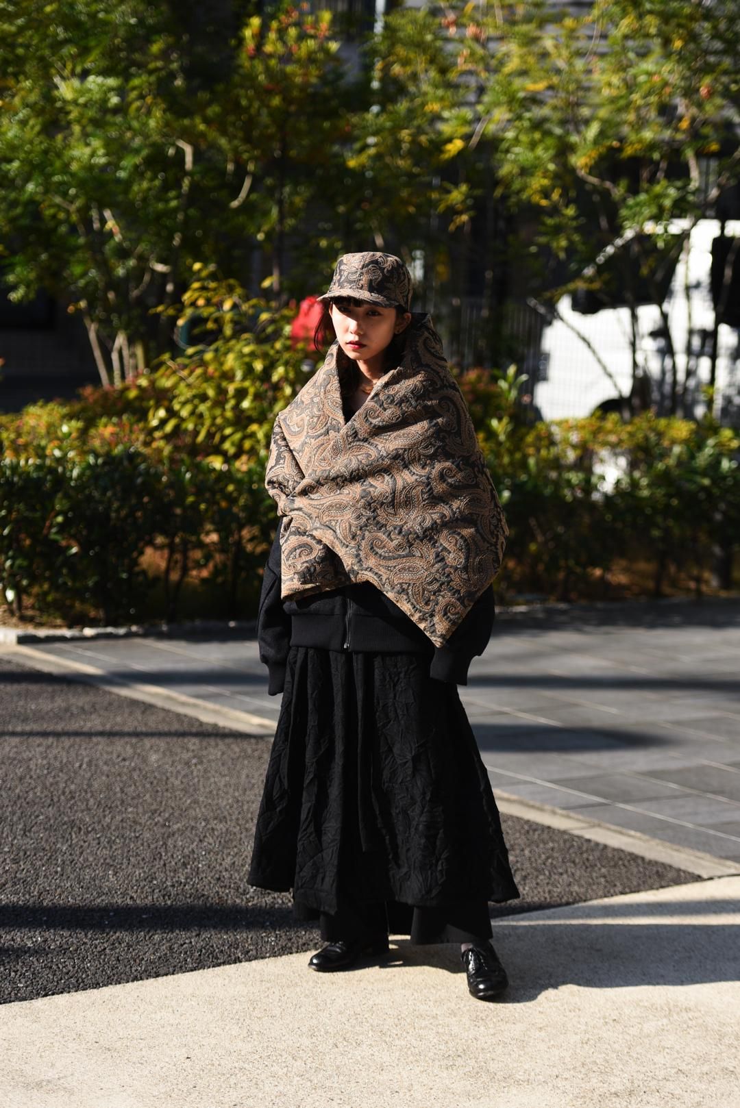 美品 レオナール カンカン素材 ペイズリー ロング ジャケット 薄手 M 極美品✨レオナール 最高級カンカン ロングカーディガン 花柄