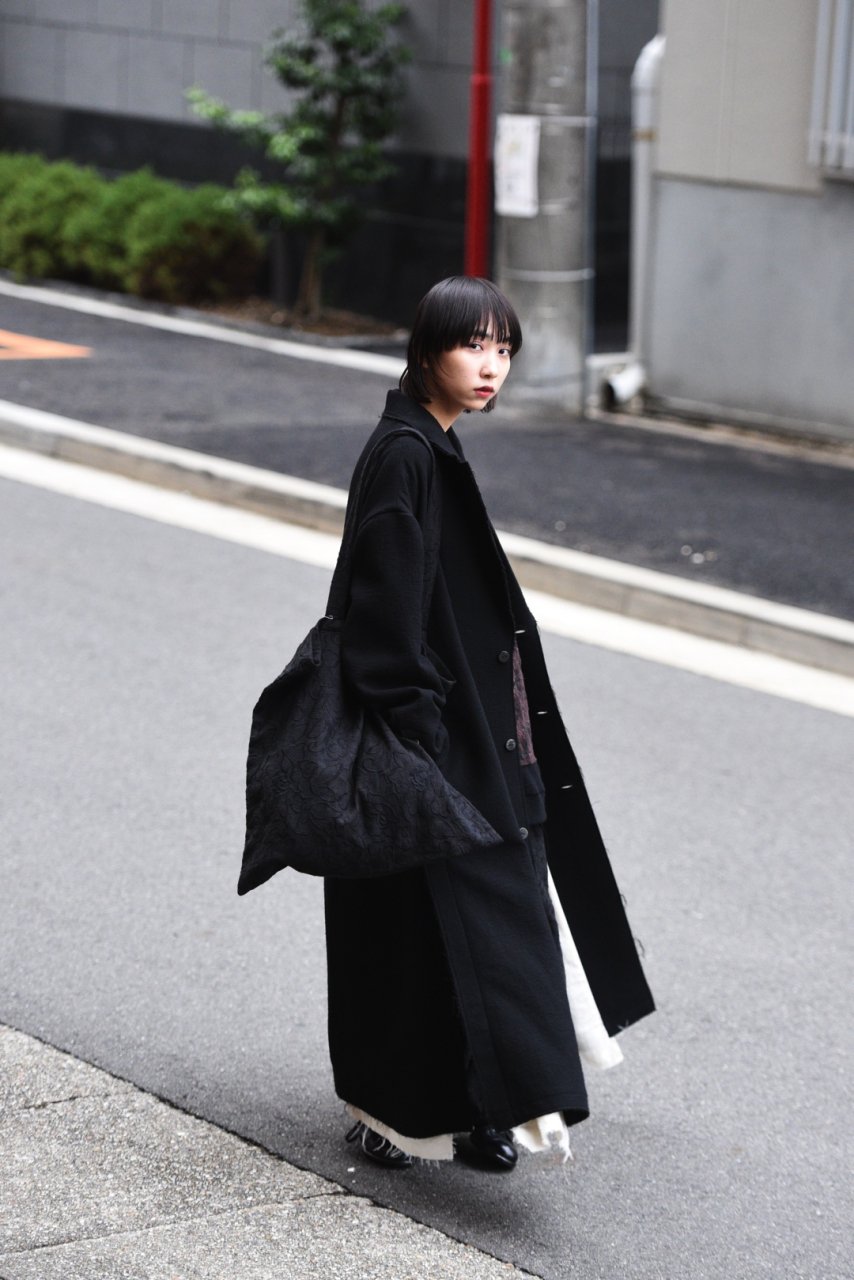 kujaku T-332 black - BISHOOL,Edwina Horl,My Beautiful Landlet