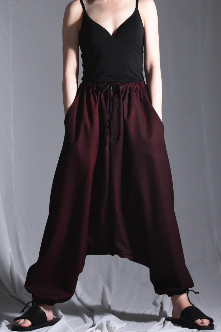 BISHOOL Urban Wool Gabardine Sarrouel Balloon Pants black × wine