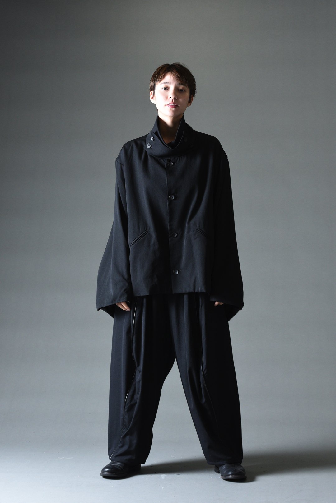 BISHOOL Wool Gabardine KIMONO Sleeve Stand Jacket - BISHOOL,Edwina Horl,My  Beautiful Landlet,YANTOR等取扱い OVIE STUDIO の通販サイト