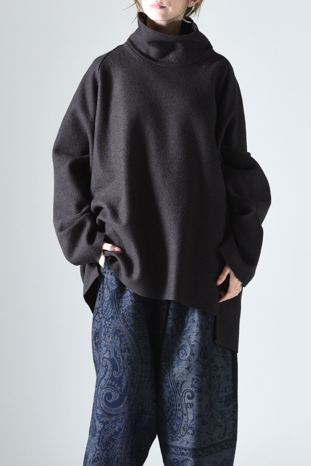 VOAAOV 圧縮ウールハイネックビッグニット Brown - BISHOOL,Edwina