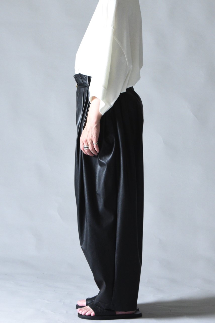 独特な店 KISHIDAMIKI：Eco leather /黒 trousers tuck その他