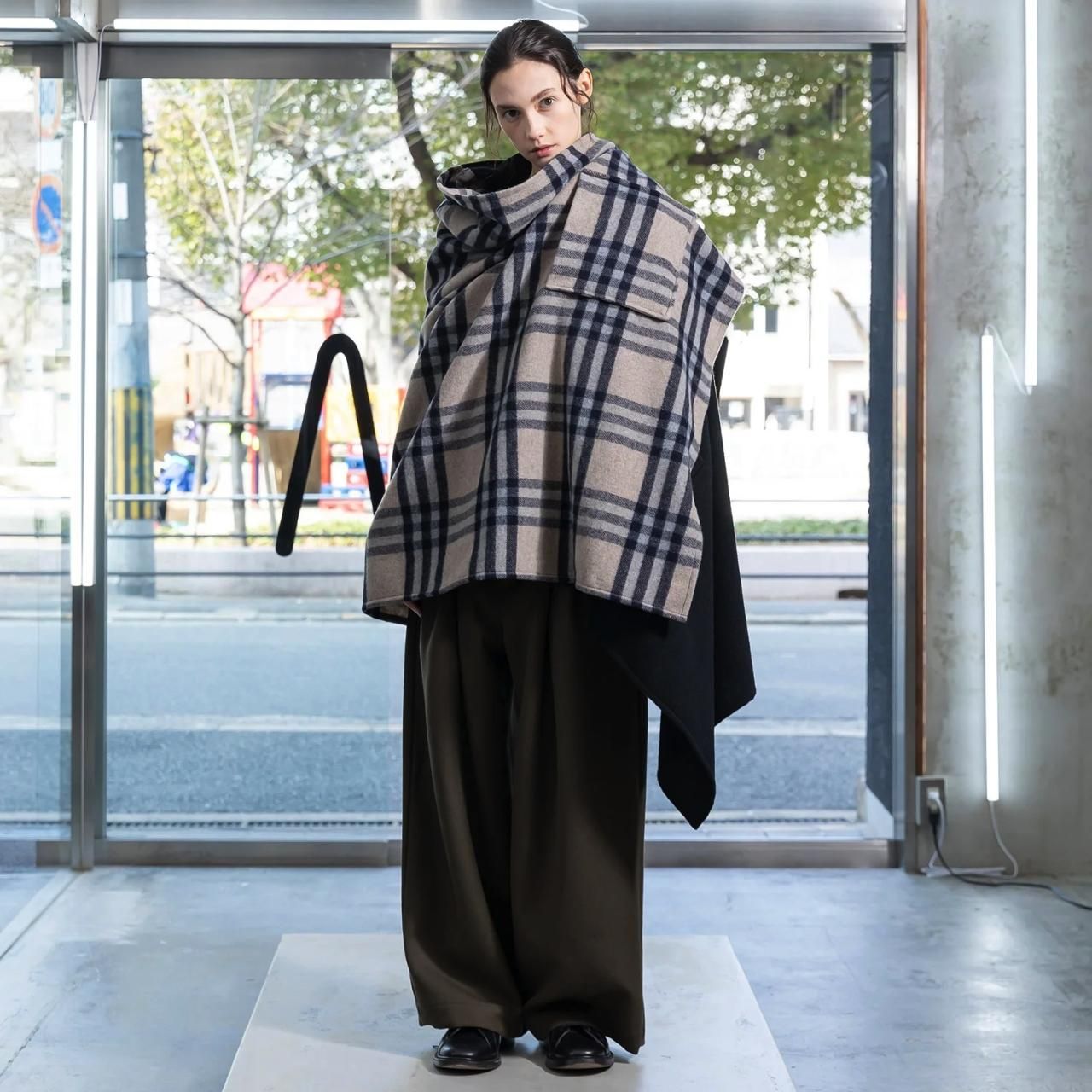 ヴィヴィアンタム　マオカラーコート　ウール・カシミヤ　ビックボタン　ステッチ ジャケット｜全商品｜VIVIENNE TAM（ヴィヴィアンタム）公式