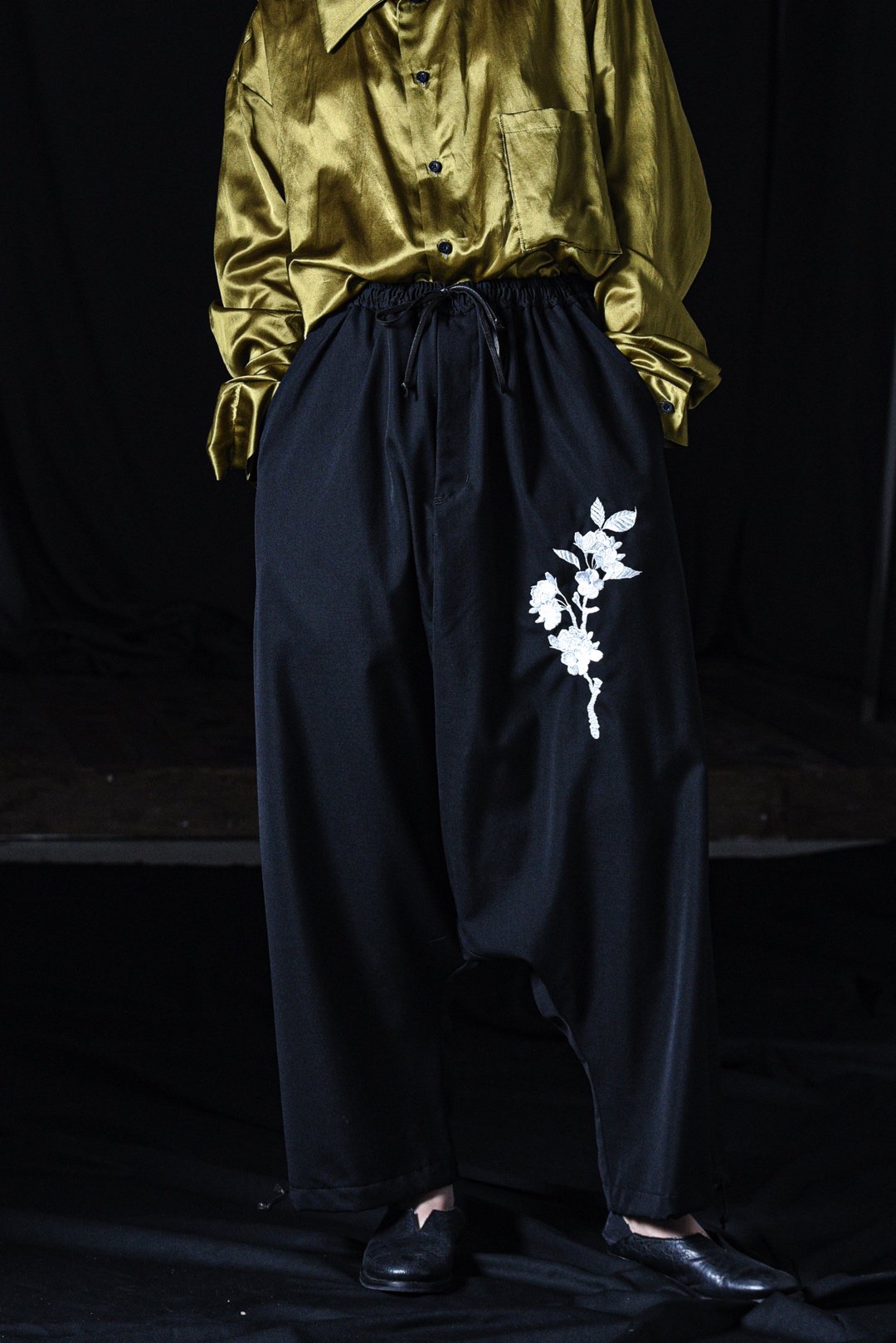 BISHOOL Embroidery Wool Gabardine Sarouel Balloon Pants -白桜 