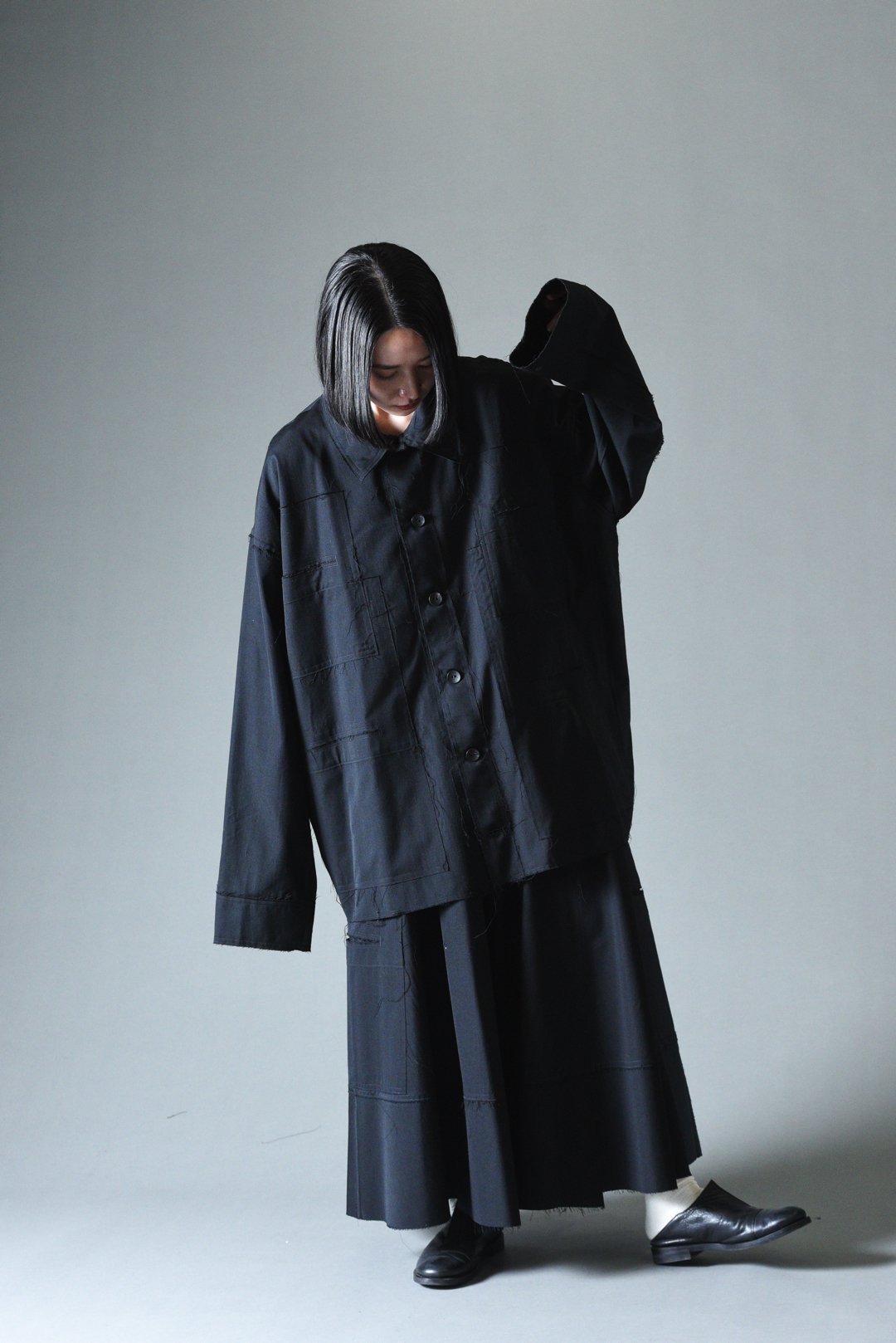 BISHOOL Wool Gabardine Cut Off Jacket with Damage Pocket black -  BISHOOL,Edwina Horl,My Beautiful Landlet,YANTOR等取扱い OVIE STUDIO の通販サイト