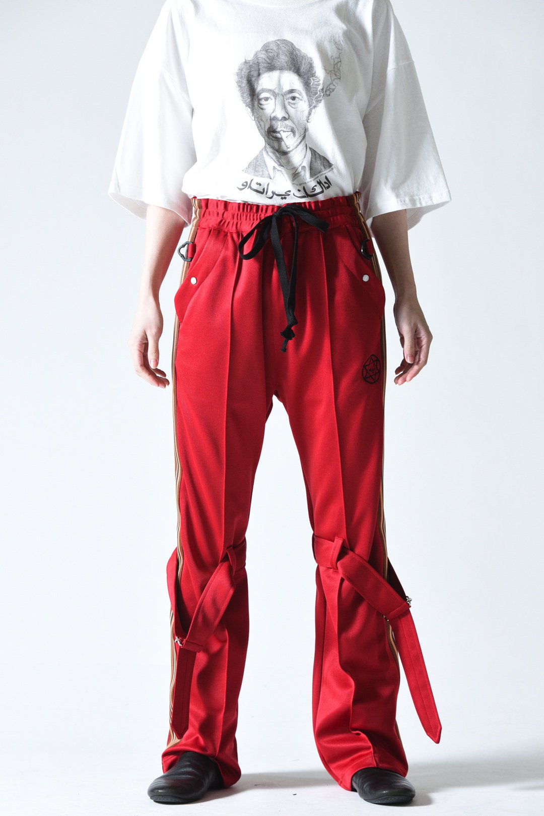 Leh Bondage Track Pants Red - BISHOOL,Edwina Horl,My Beautiful  Landlet,YANTOR等取扱い OVIE STUDIO の通販サイト