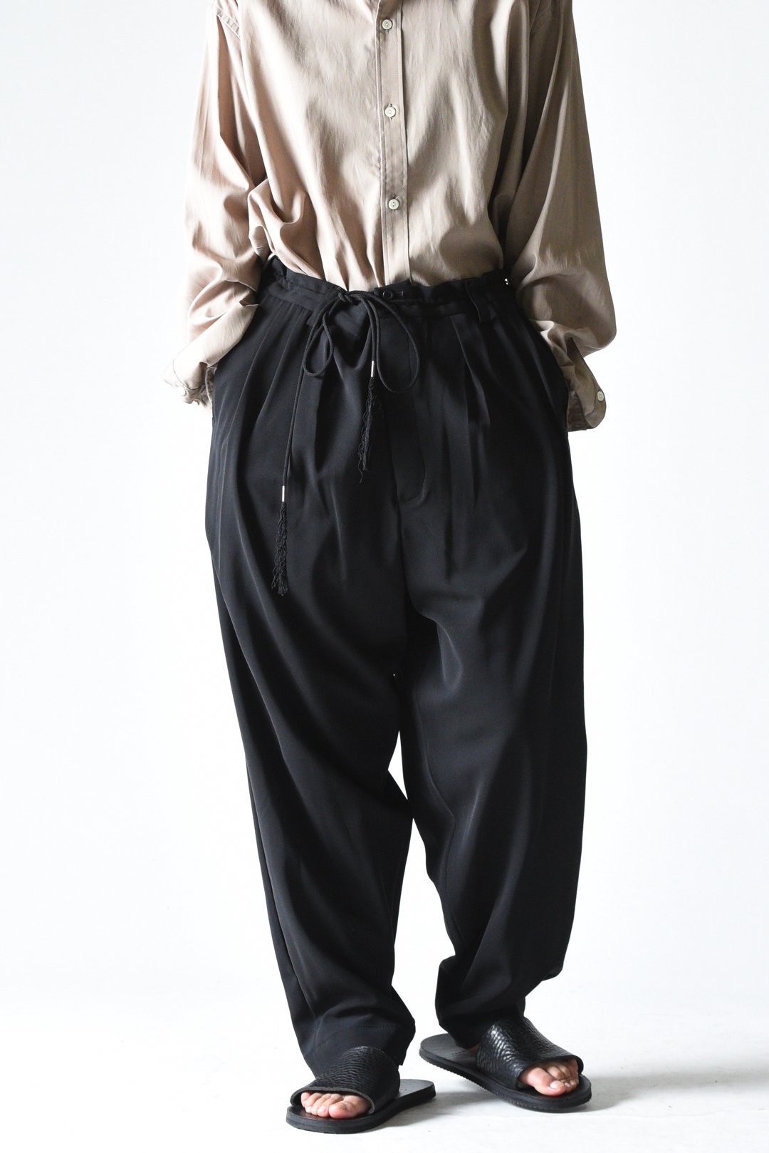 dauerbrenner KAROTTENHOSE black - BISHOOL,Edwina Horl,My Beautiful  Landlet,YANTOR等取扱い OVIE STUDIO の通販サイト