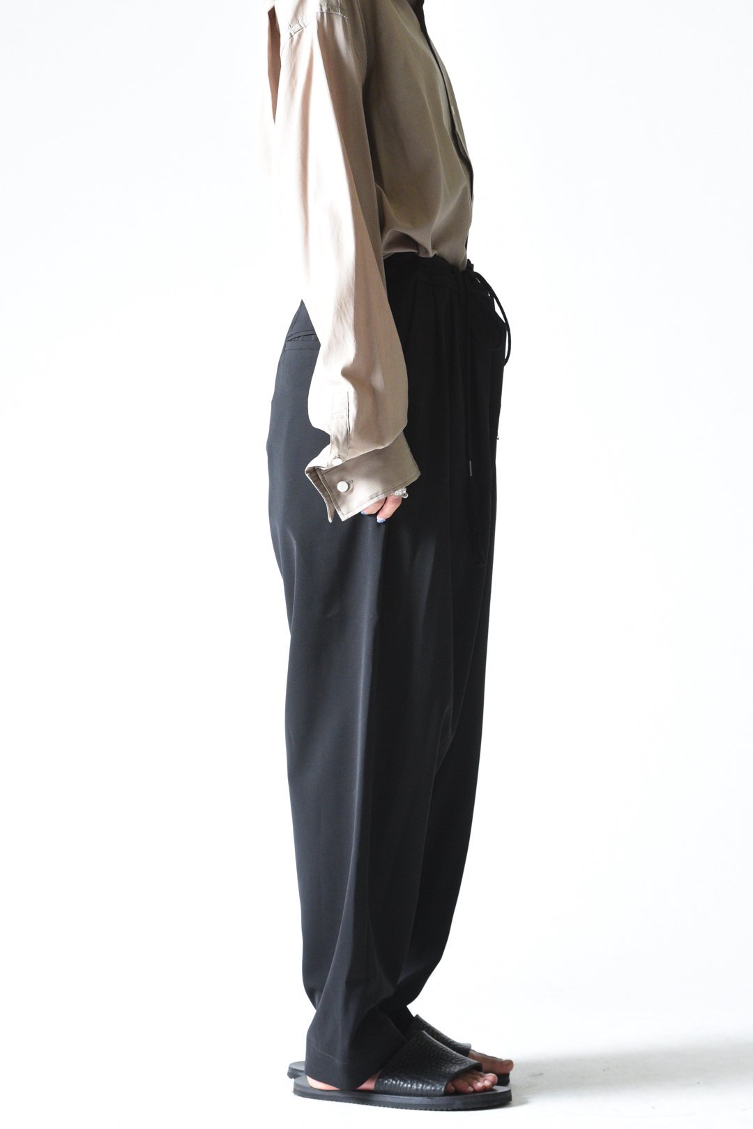 dauerbrenner KAROTTENHOSE black - BISHOOL,Edwina Horl,My Beautiful  Landlet,YANTOR等取扱い OVIE STUDIO の通販サイト