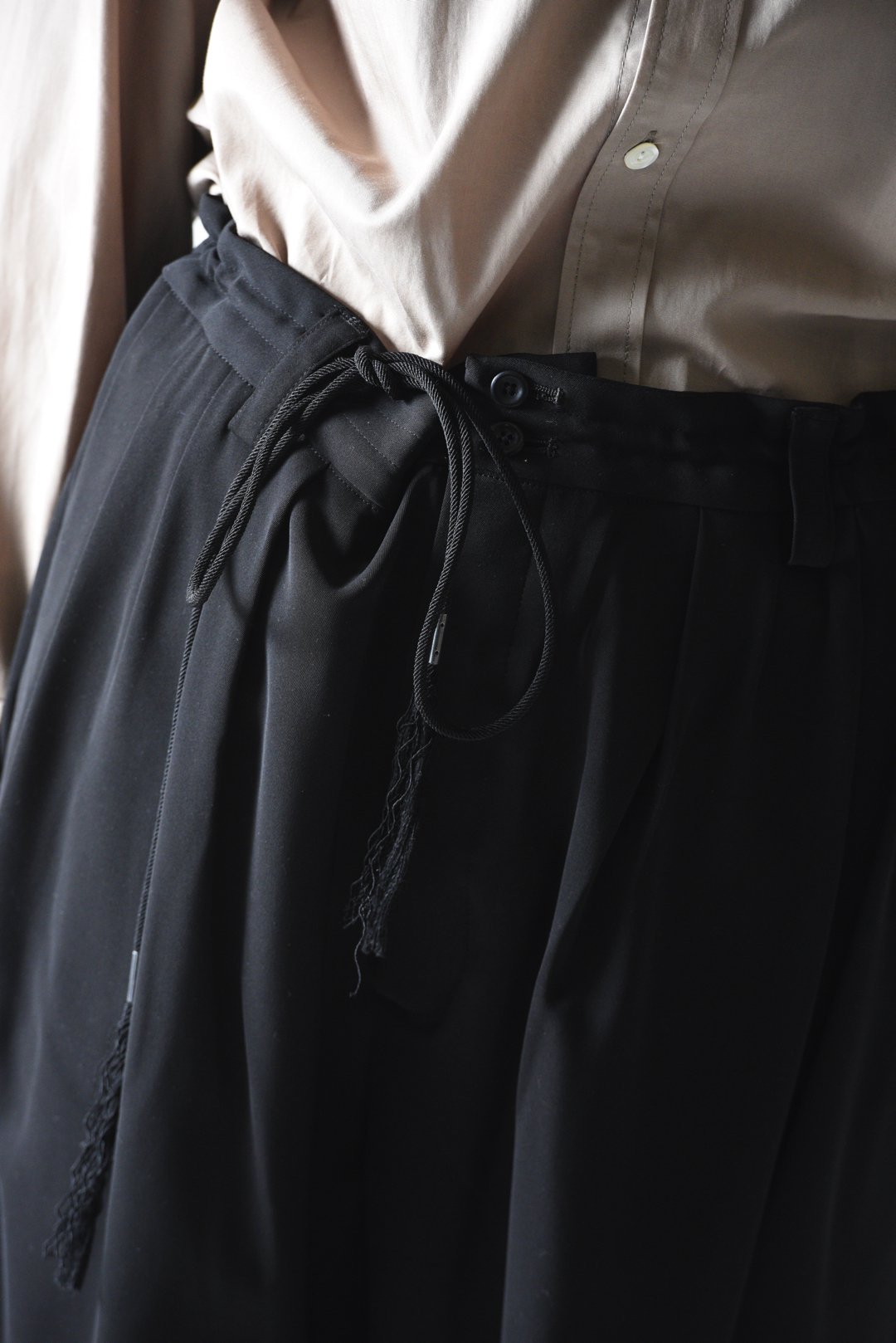 dauerbrenner KAROTTENHOSE black - BISHOOL,Edwina Horl,My Beautiful  Landlet,YANTOR等取扱い OVIE STUDIO の通販サイト