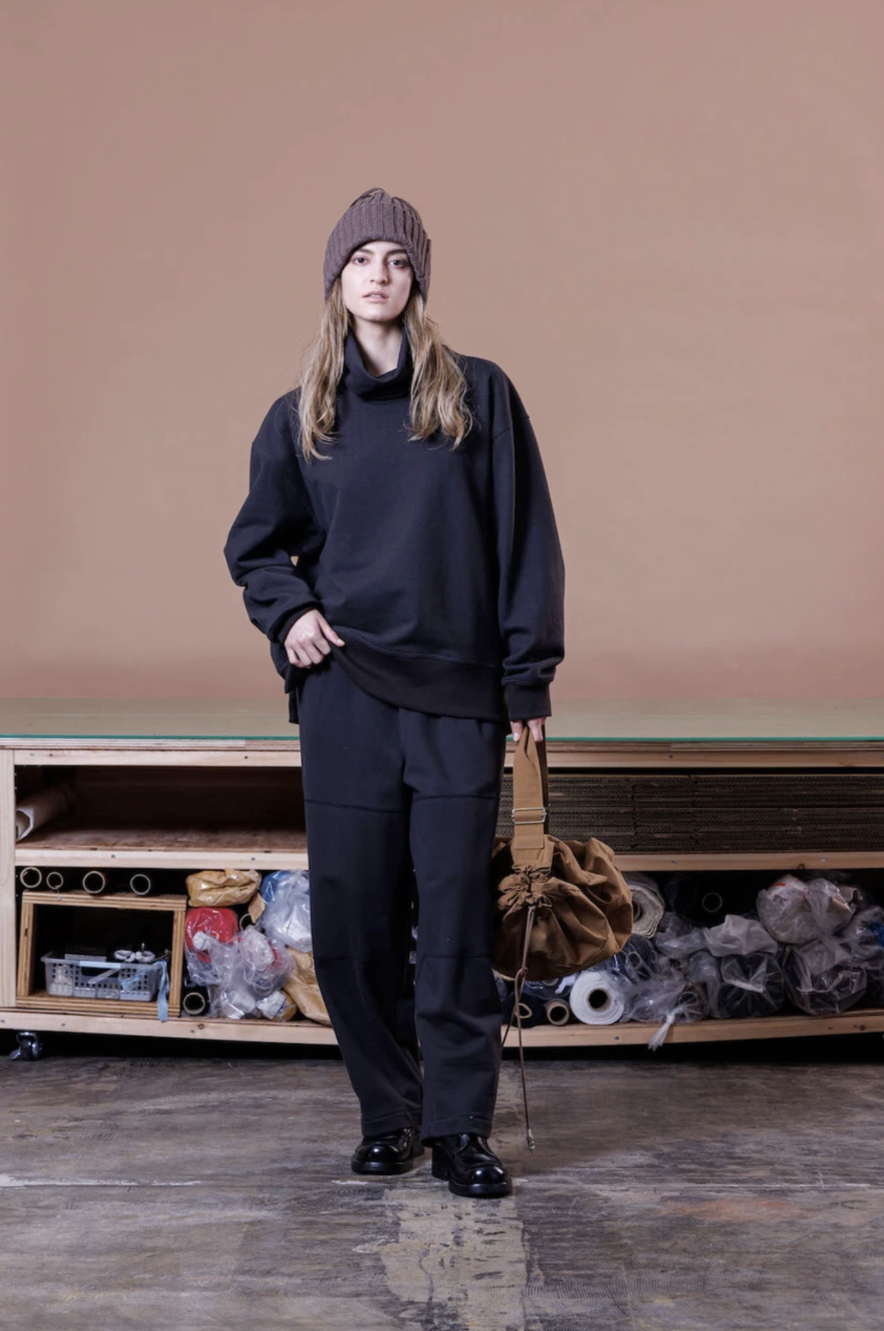 VOAAOV ハイネックビッグスウェット Black - BISHOOL,Edwina VOAAOV ハイネックビッグスウェット Black - BISHOOL,Edwina